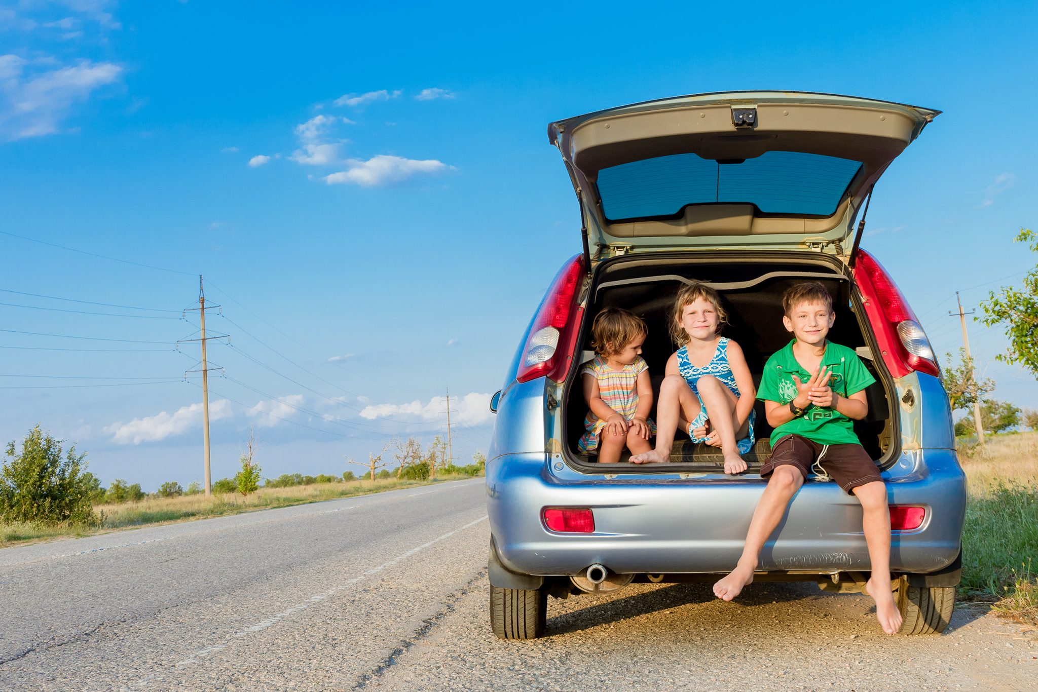 На море с детьми на машине. Семейный автомобиль. Семья путешествует на машине. Машина для путешествий семьей. Автопутешествия с детьми.