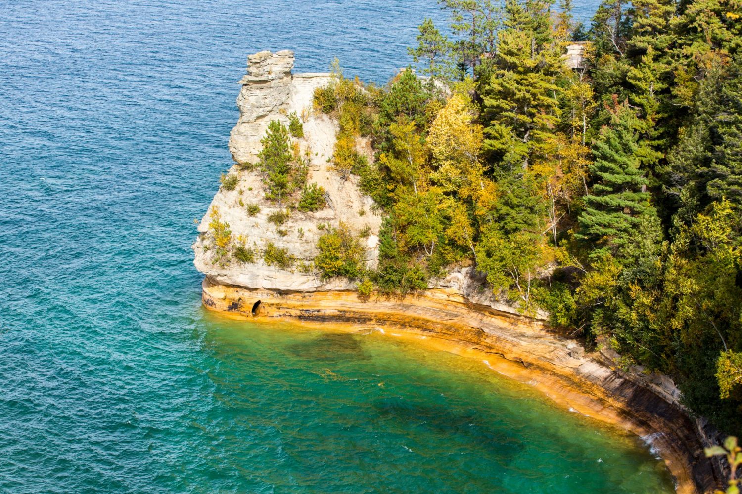 Pictured Rocks National Lakeshore | Drive The Nation